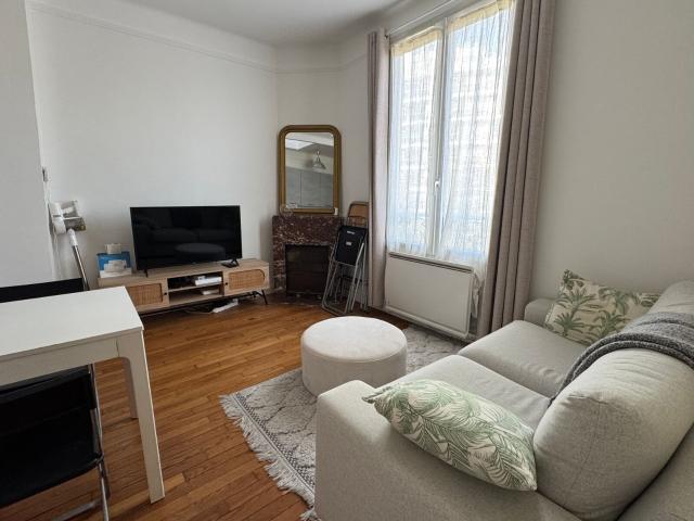 Location appartement, 33.14 m² T 2 à Saint Maurice, 960 €