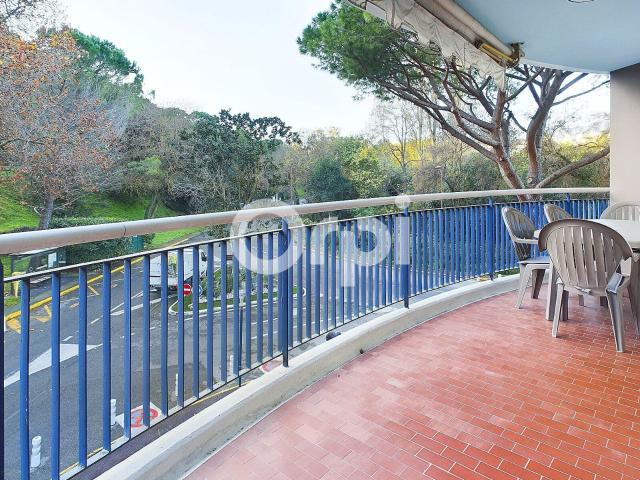 Location appartement, 30.44 m² T 1 à Mandelieu la Napoule, 815 €