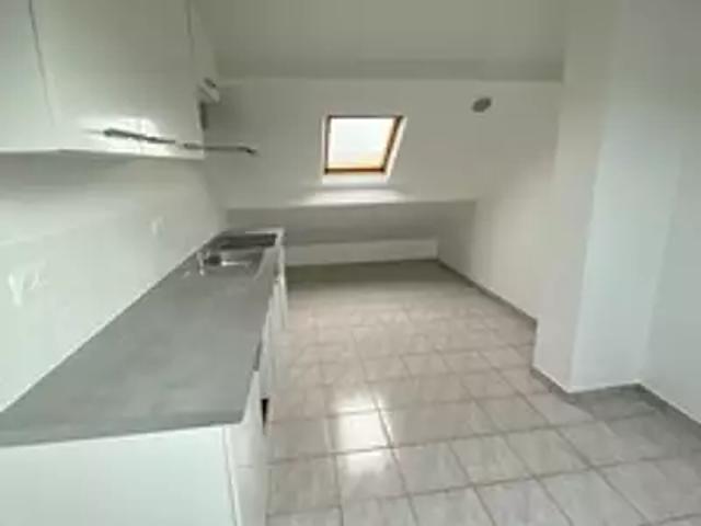location appartement, 31.01 m² au dernier étage