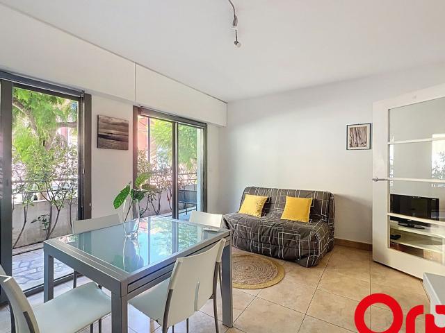 Location appartement, 37.3 m² T 2 à Menton, 1 700 €