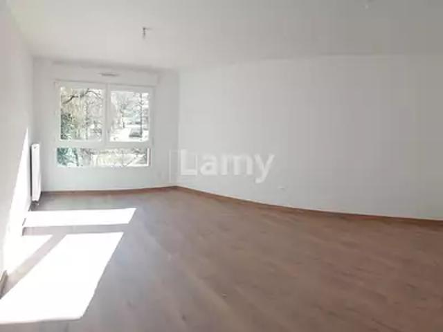 location appartement, 35.45 m² au dernier étage parking