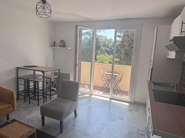 Location appartement, 35.75 m² T 1 à Toulon, 680 €