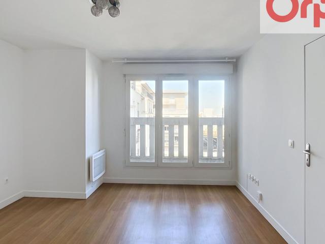 Location appartement, 35.96 m² T 2 à Thiais, 950 €