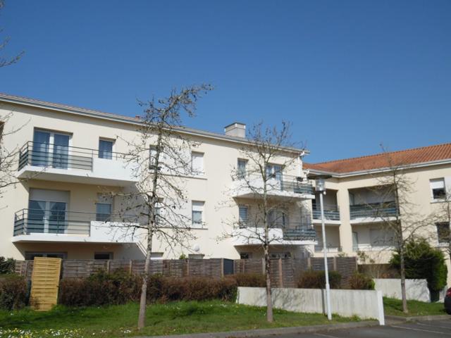 Location Appartement 3 pièce s 73 m² | 875 € Couëron Réf.LA3735 DOMINNO44