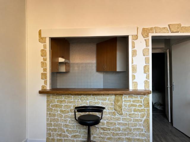 Location Appartement 3 pièces 43m² SOMMIERES 30250