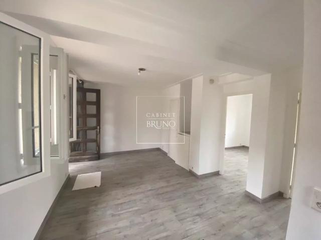 Location Appartement 3 pièces 42m² LA ROQUETTE SUR SIAGNE 06550