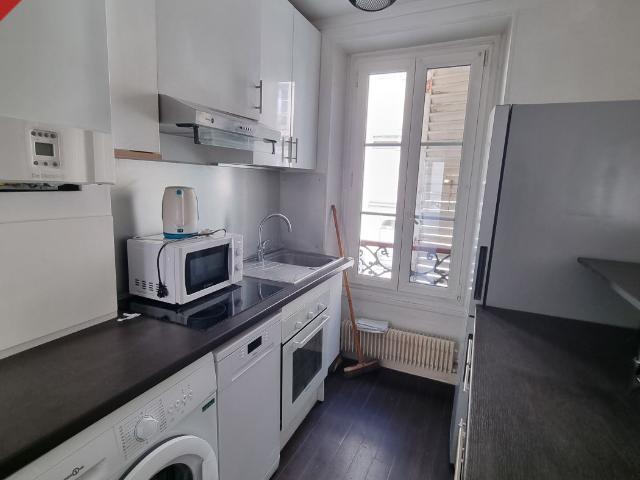 Location Appartement 3 pièces 42m² PARIS 18ème