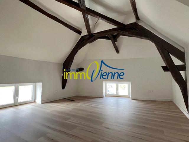 Location Appartement 3 pièces 47 m2 à Lussac les Châteaux
