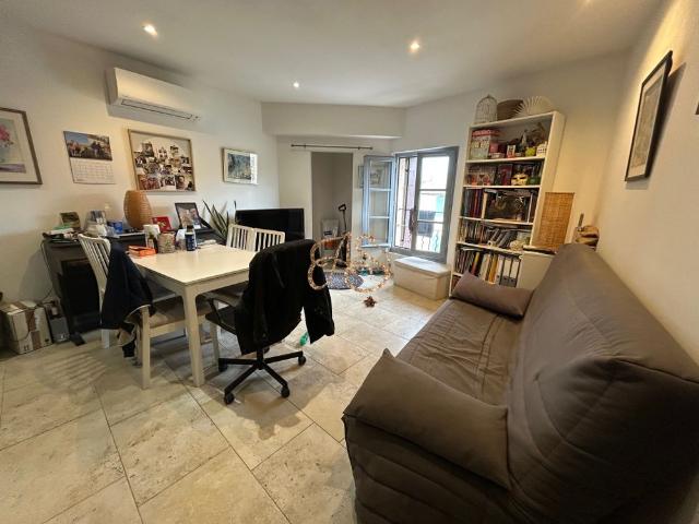 Location Appartement 3 pièces 44m² ST GILLES 30800