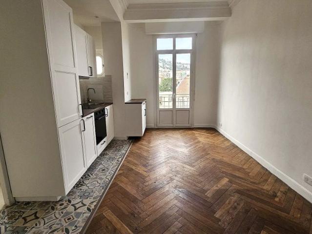 Location Appartement 3 pièces 45m² NICE 06100