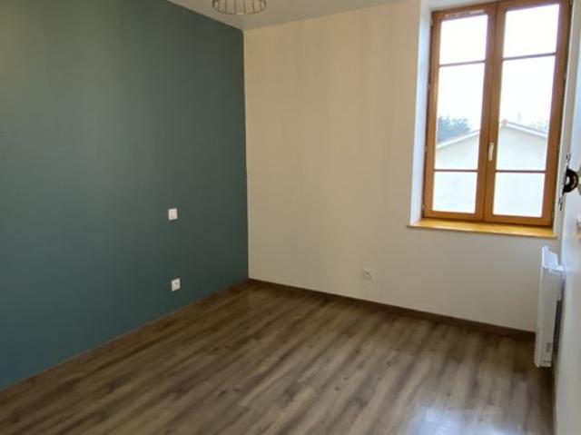 Location Appartement 3 pièces 48m² CHARLIEU 42190