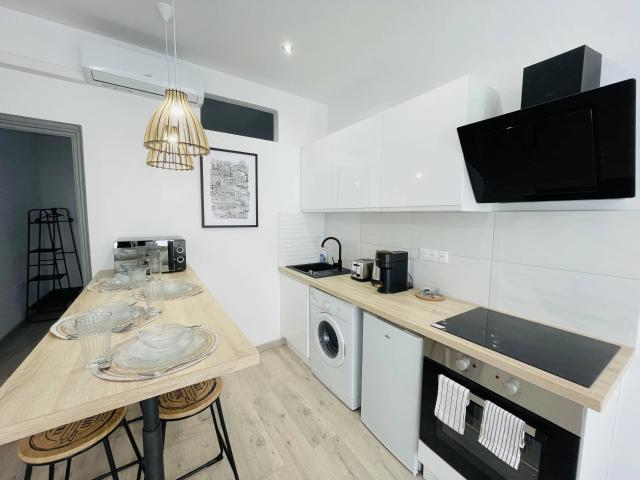 Location Appartement 3 pièces 48m² MARSEILLE 1er
