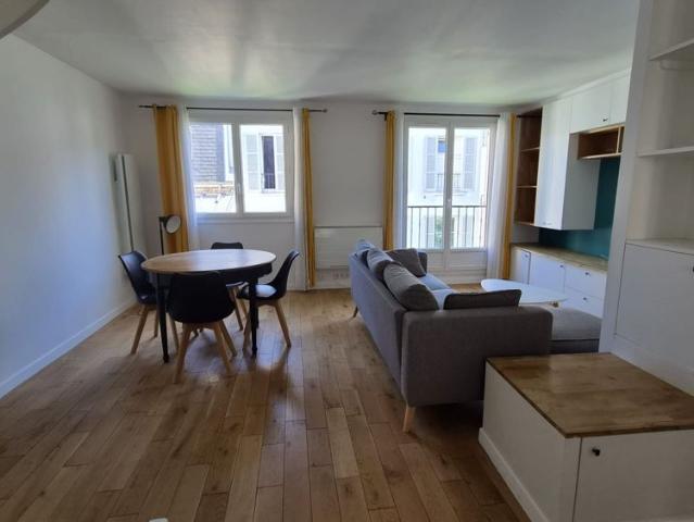 Location appartement 3 pièces, 53.60m², Courbevoie