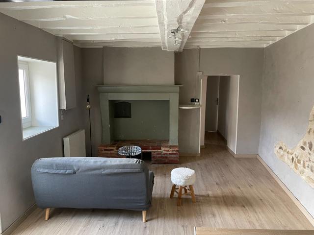 Location appartement 3 pièces, 53.84m², Étriché