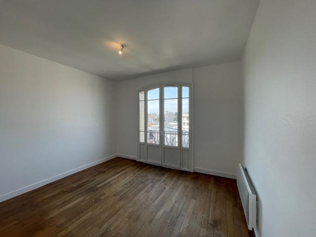 Location Appartement 3 pièces 53m² ST MAUR DES FOSSES 94100
