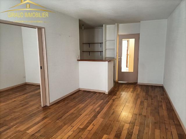 Location Appartement 3 pièces 50m² CHARLIEU 42190