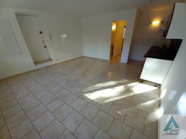 Location Appartement 3 pièces 50m² CUGES LES PINS 13780