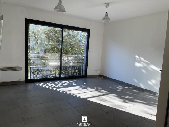 Location Appartement 3 pièces 50m² BORDEAUX 33800
