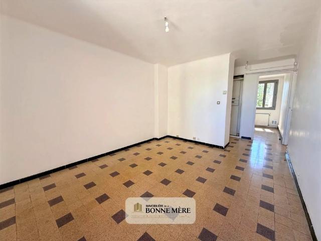 Location Appartement 3 pièces 50m² MARSEILLE 10ème