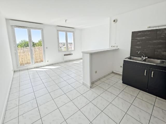 Location appartement 3 pièces, 51.51m², Corbeil Essonnes