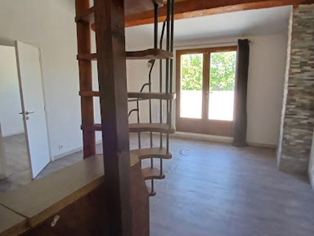 Location Appartement 3 pièces 51 m2 Garéoult