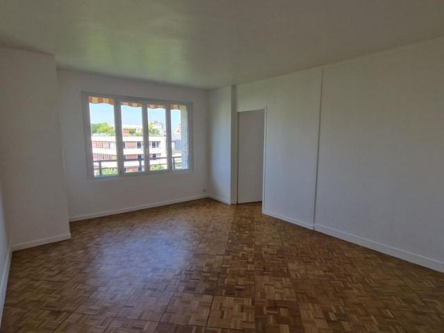 Location Appartement 3 pièces 51m² PARIS 15ème