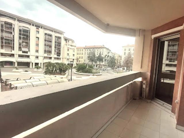 Location Appartement 3 pièces 52.53 m2 Nice