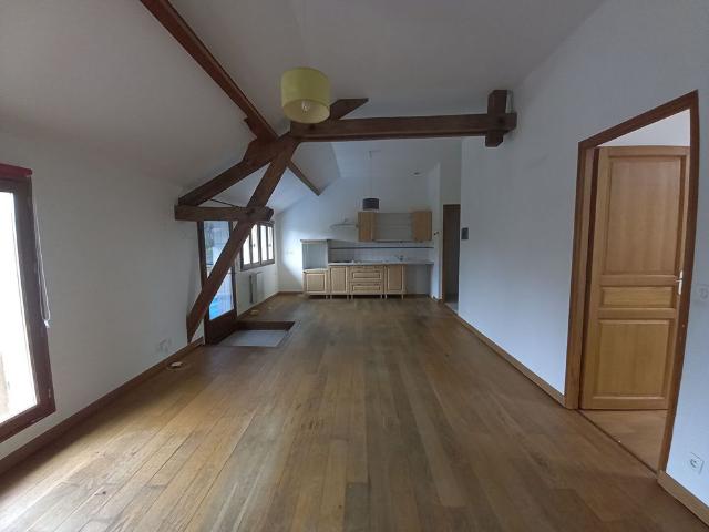 Location appartement 3 pièces, 52.80m², Villers en Arthies