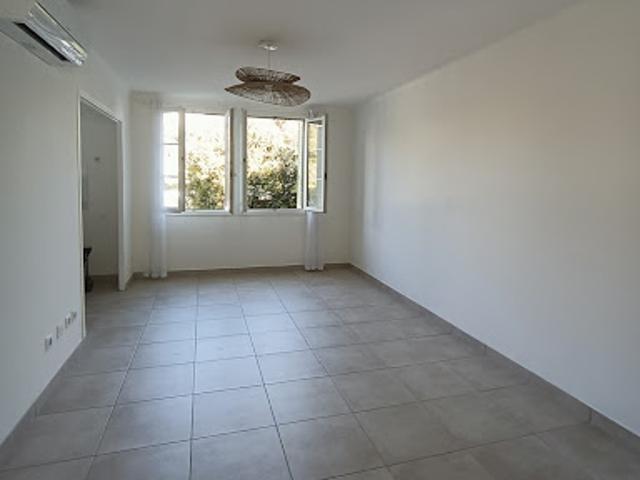 Location Appartement 3 pièces 52.12 m2 Nimes