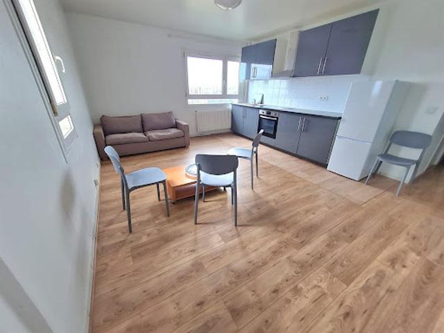 Location Appartement 3 pièces 52 m2 Paris 18ème