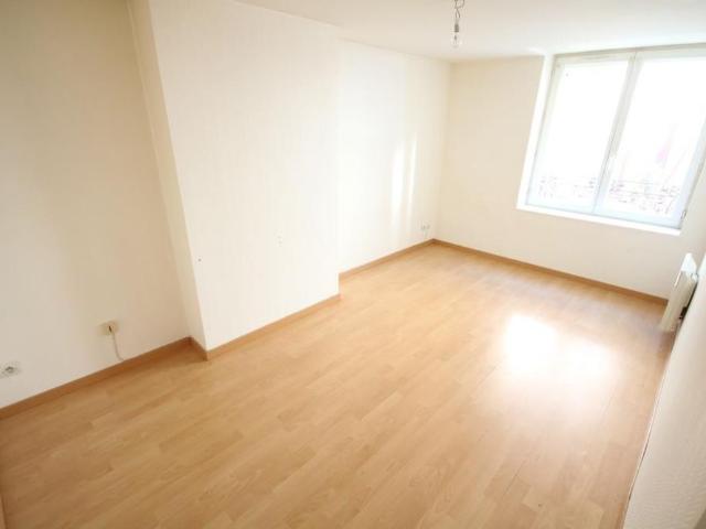 Location Appartement 3 pièces 52m² VILLEFRANCHE SUR SAONE 69400