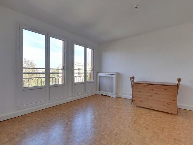Location appartement 3 pièces, 57.60m², Montreuil