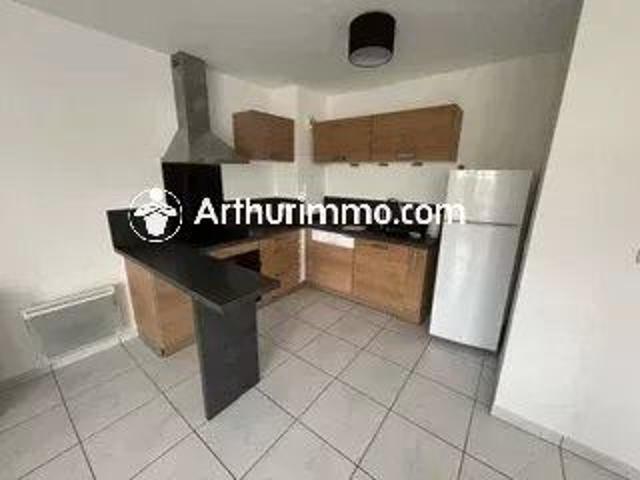 Location Appartement 3 pièces 57 m2 à Savigny le Temple