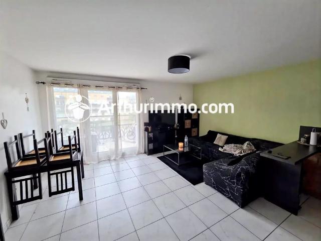 Location Appartement 3 pièces 57 m2 à Savigny le Temple