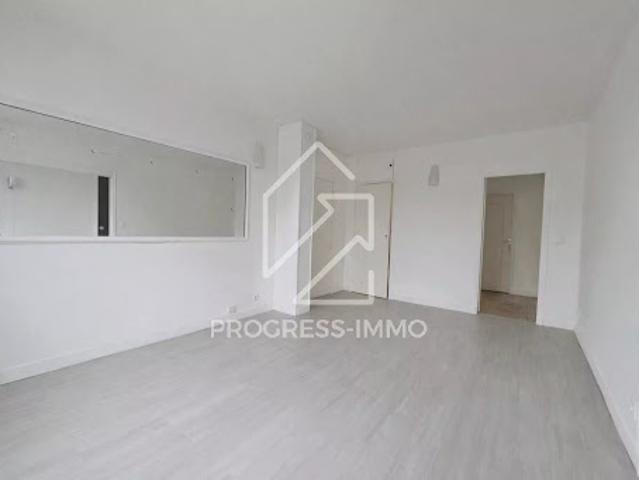 Location Appartement 3 pièces 57 m2 Pantin