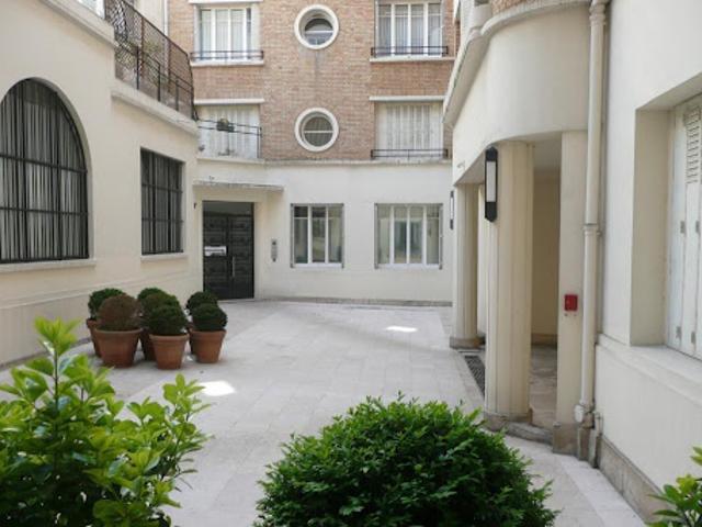 Location Appartement 3 pièces 57 m2 Paris 16ème