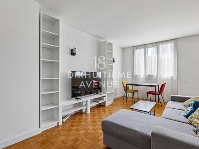 Location Appartement 3 pièces 57 m2 Paris 18ème
