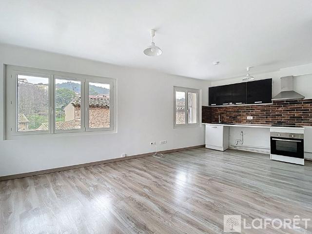 Location Appartement 3 pièces 57m²