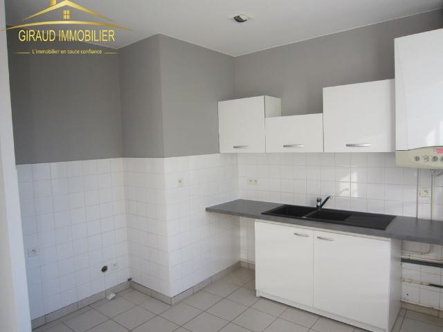 Location Appartement 3 pièces 57m² CHARLIEU 42190