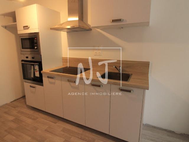 Location Appartement 3 pièces 54.8 m2 Saint clement de la place