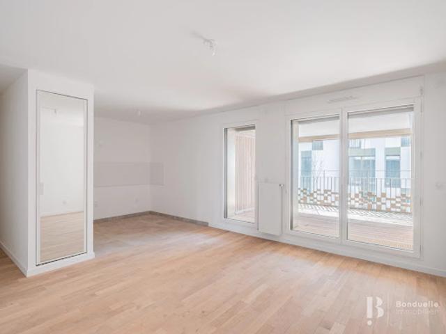 Location Appartement 3 pièces 54.9 m2 Courbevoie