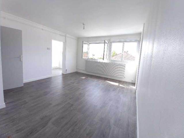 Location: Appartement 3 pièces 54 m2 – MONTBELIARD