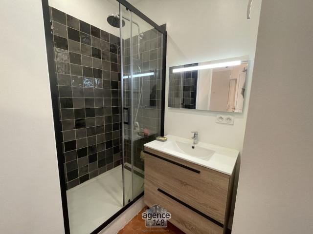 Location Appartement 3 pièces 54m² MARSEILLE 2ème