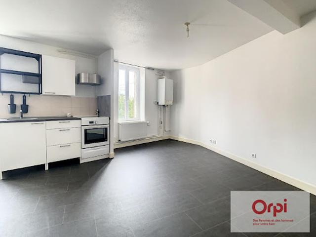 Location Appartement 3 pièces 55 m2 Commentry