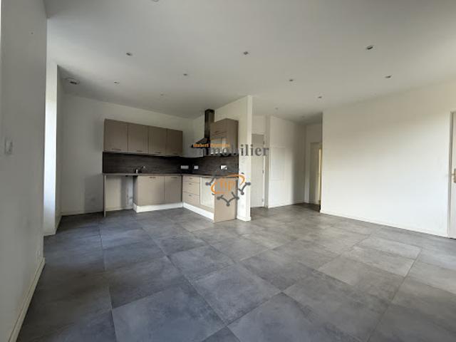 Location Appartement 3 pièces 55 m2 Saint Rome de Cernon