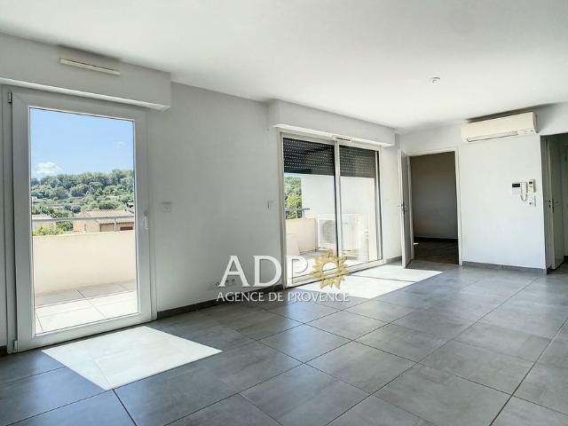 Location Appartement 3 pièces 55m² CHATEAUNEUF GRASSE 06740