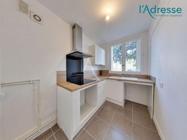 Location Appartement 3 pièces 55m² NOISY LE GRAND 93160