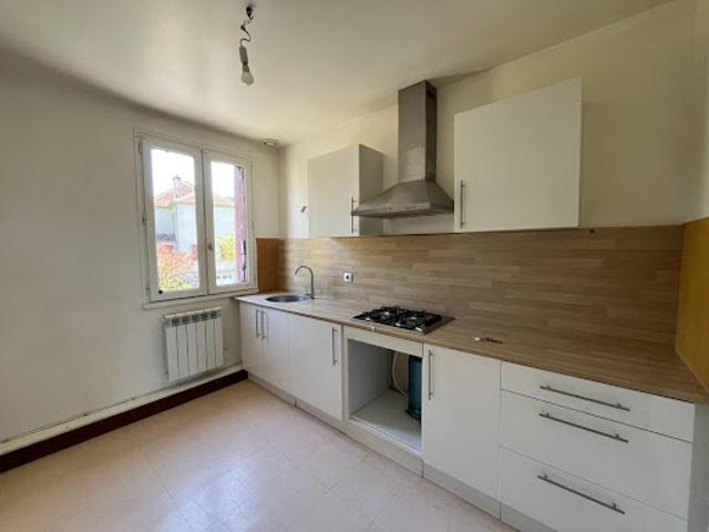 Location Appartement 3 pièces 56 m2 Saint Yrieix la Perche