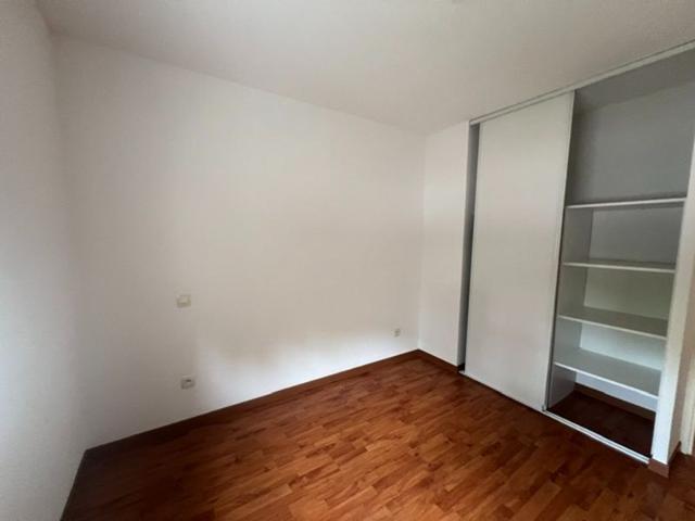 Location appartement 3 pièces, 56.00m², Escassefort