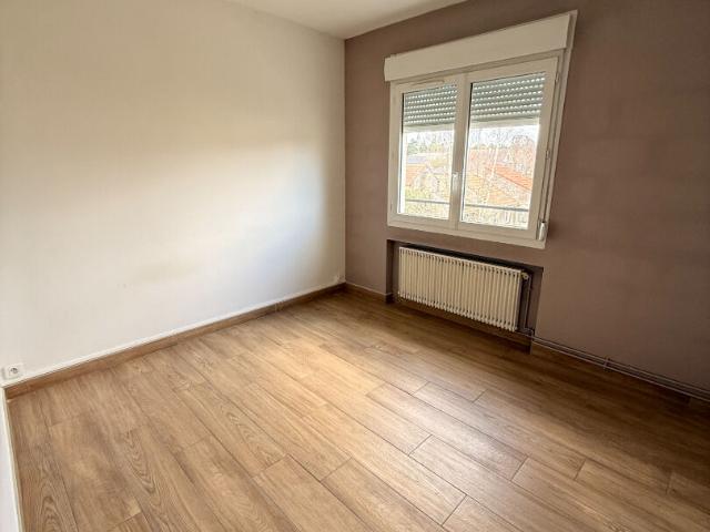 Location appartement 3 pièces, 56.00m², Soissons